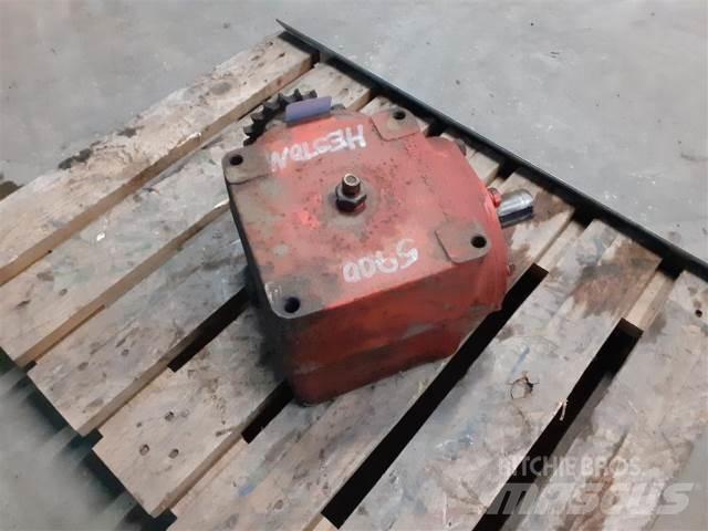 Hesston 5700 Transmissie