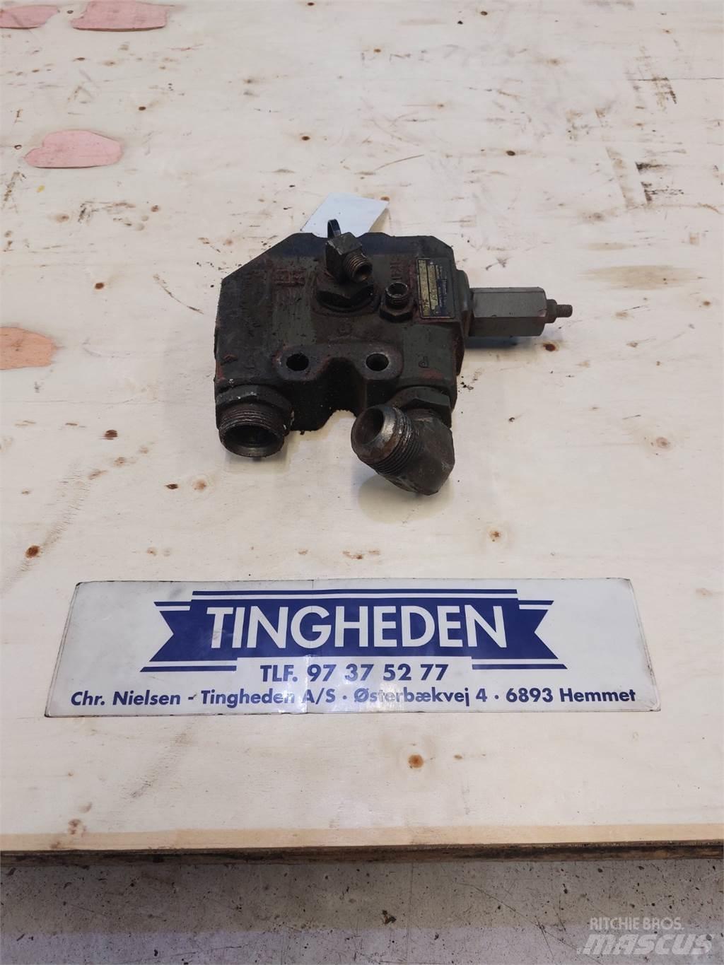 Hydrema 806 Hydraulics
