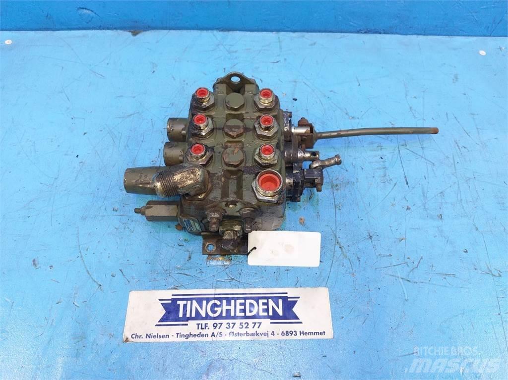 Hydrema 806 Hydraulics