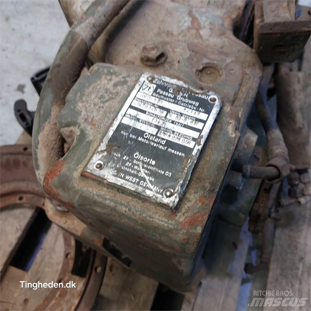 Hydrema 806 Transmissie