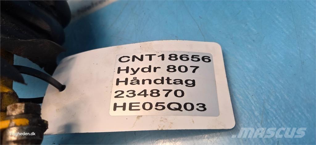 Hydrema 807 Cabine en interieur