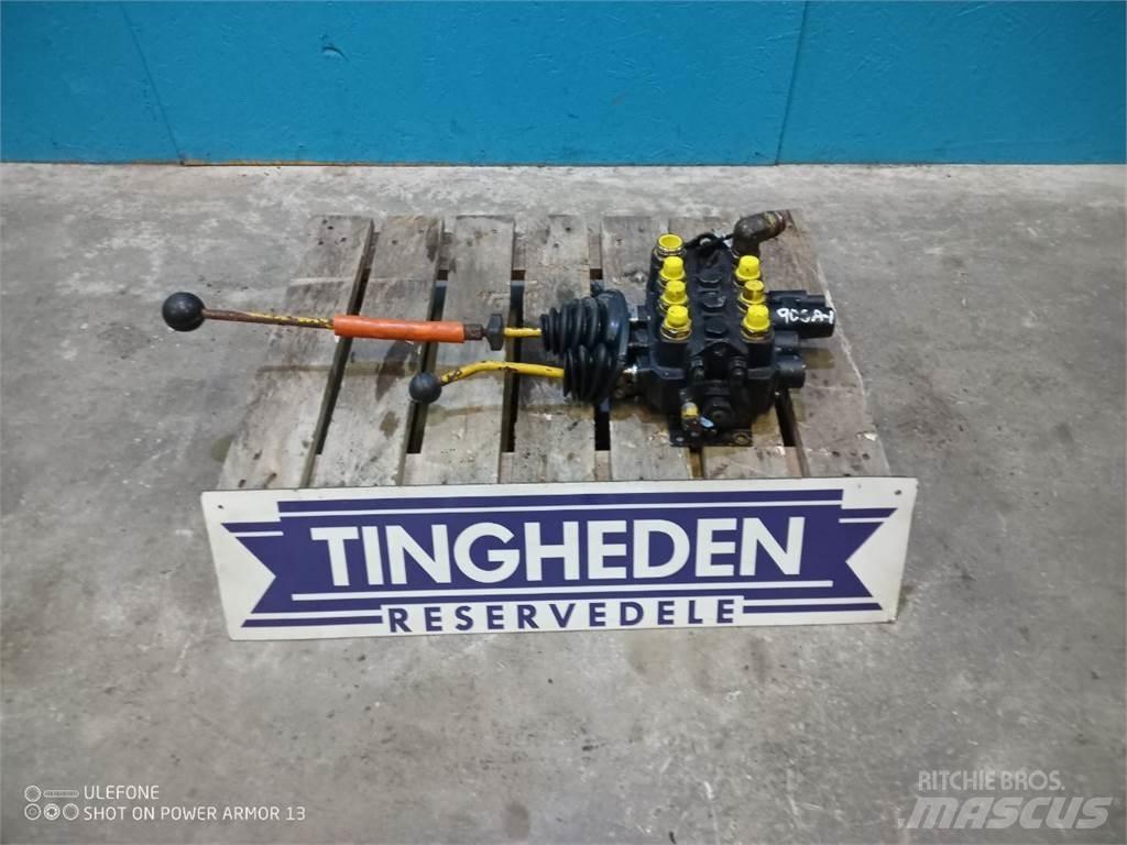 Hydrema 906A Hydraulics
