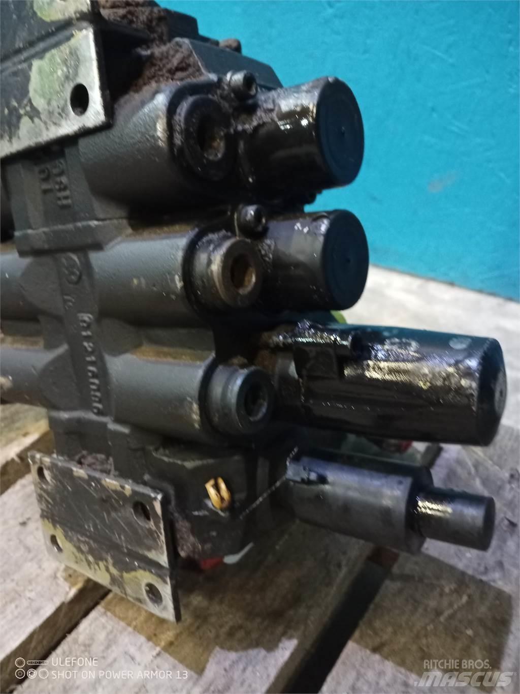 Hydrema 906A Hydraulics
