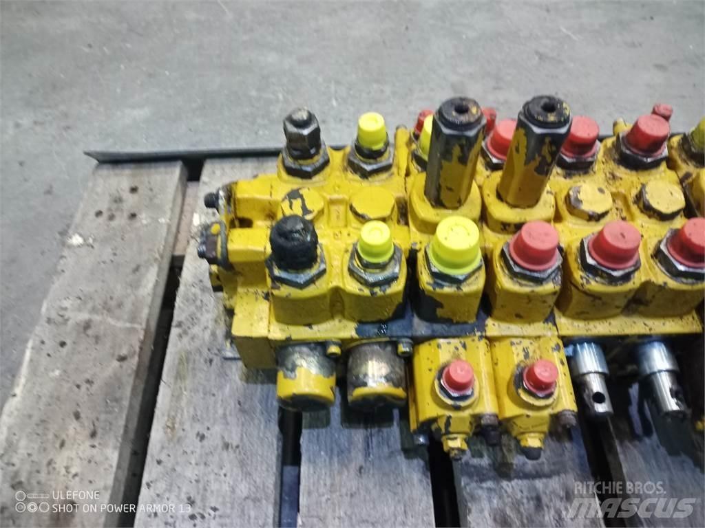 Hydrema 906A Hydraulics
