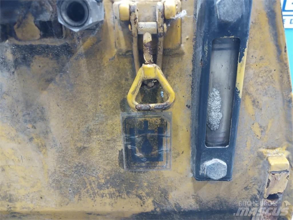 Hydrema 906B Hydraulics