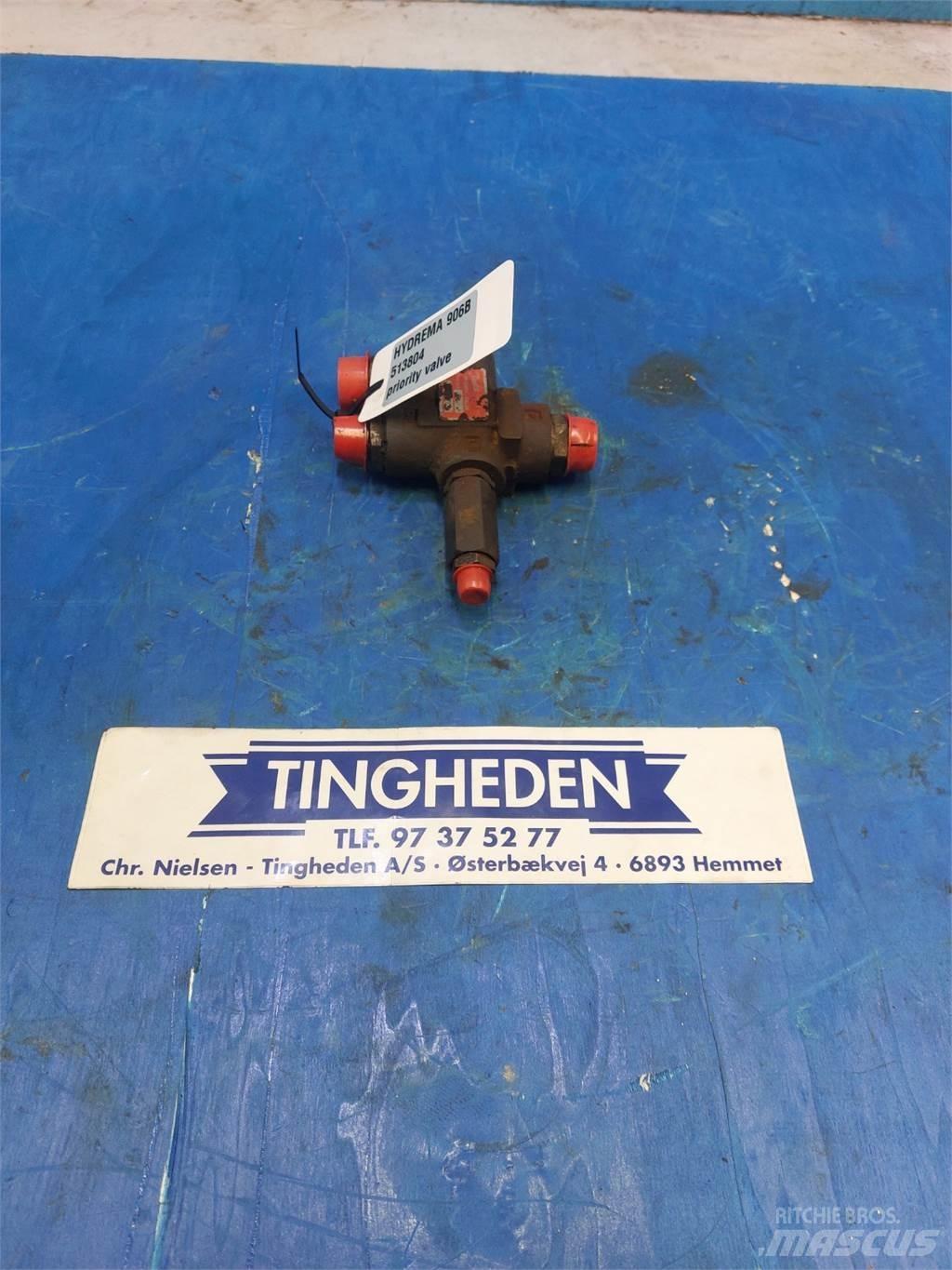 Hydrema 906B Hydraulics