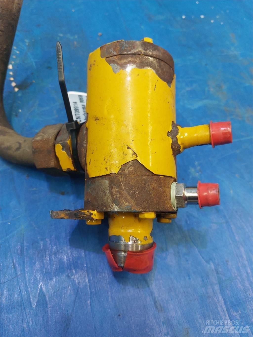 Hydrema 906B Hydraulics