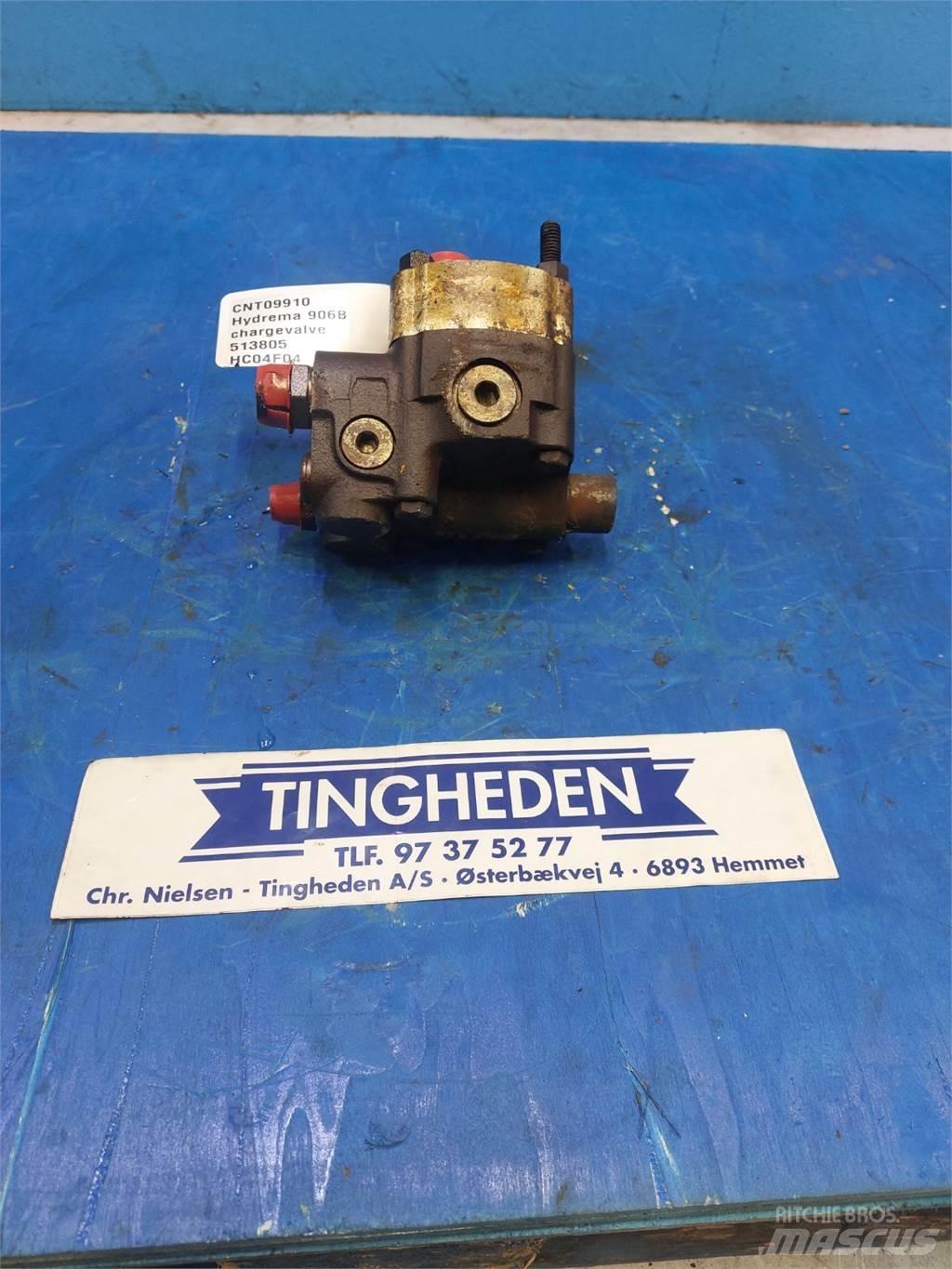 Hydrema 906B Hydraulics