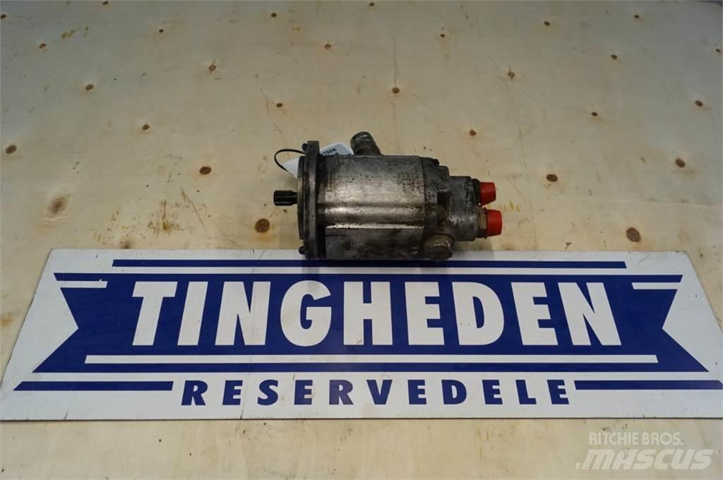 Hydrema 906B Hydraulics