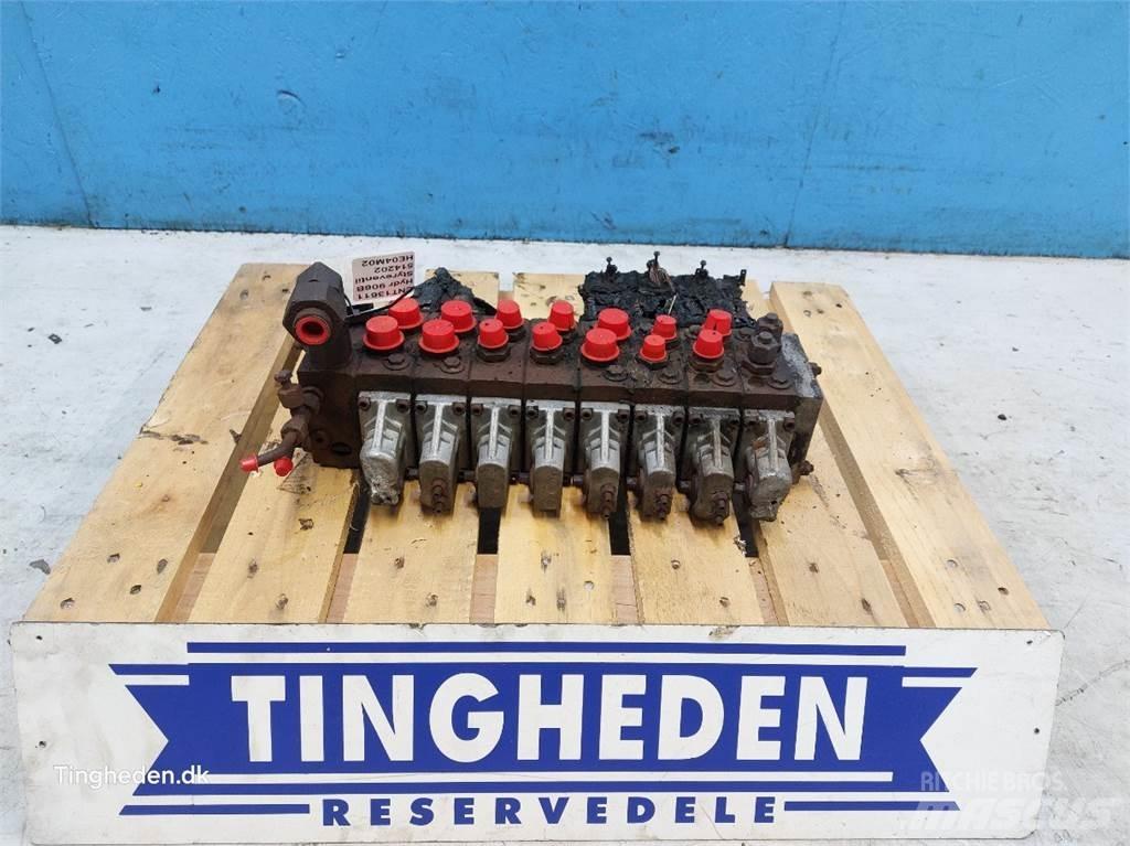 Hydrema 906B Hydraulics