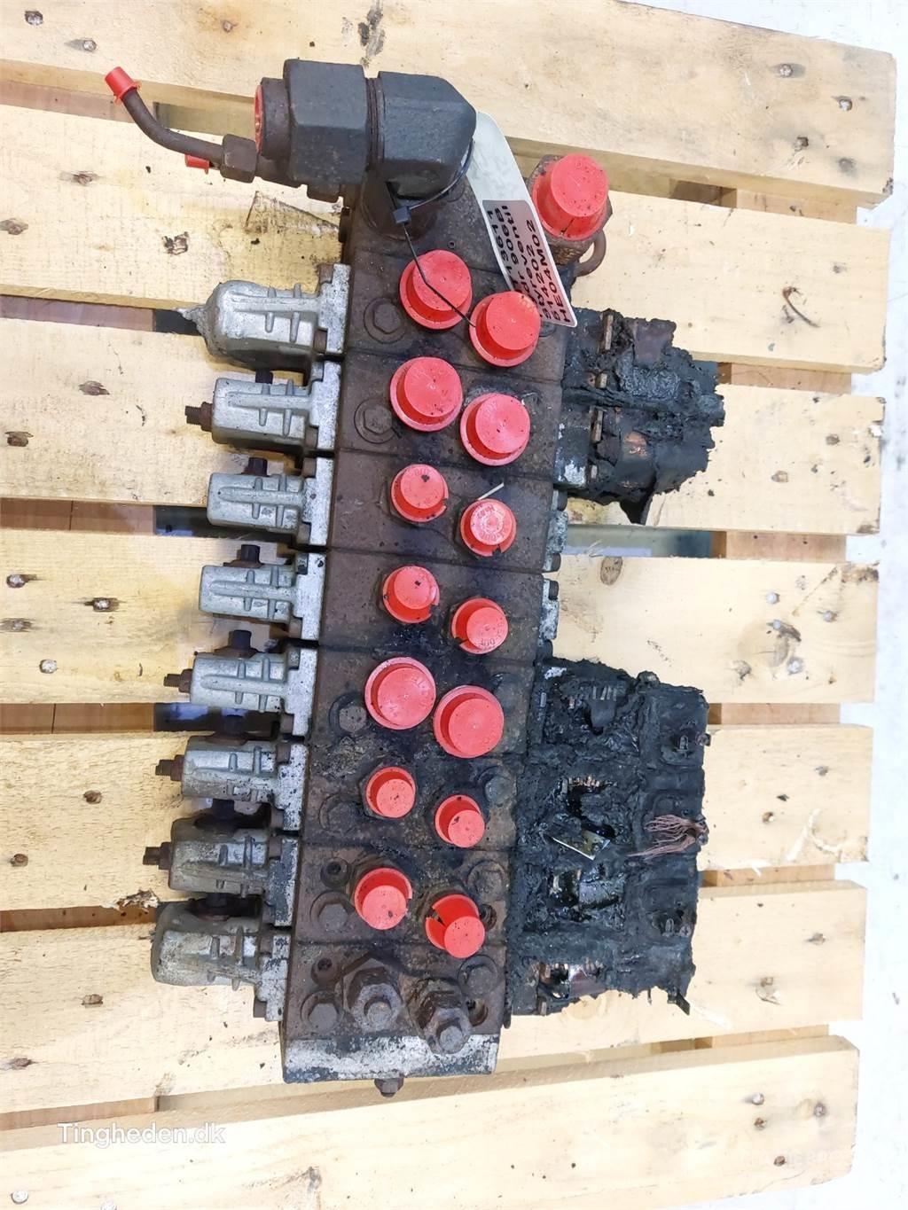 Hydrema 906B Hydraulics