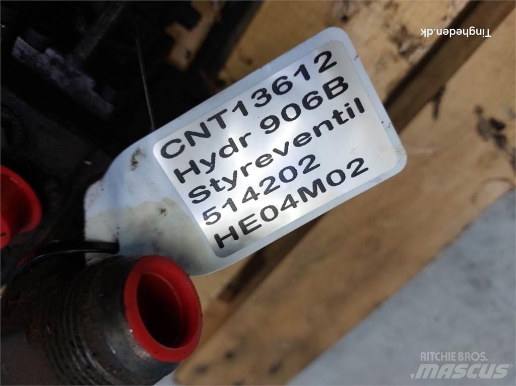 Hydrema 906B Hydraulics