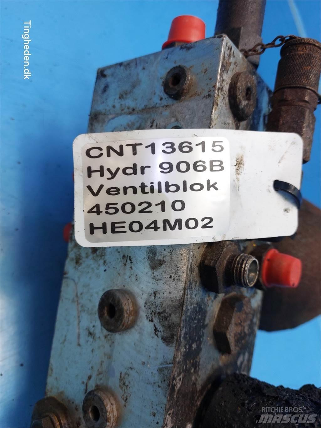 Hydrema 906B Hydraulics