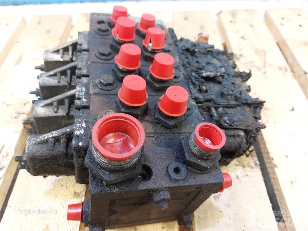 Hydrema 906B Hydraulics