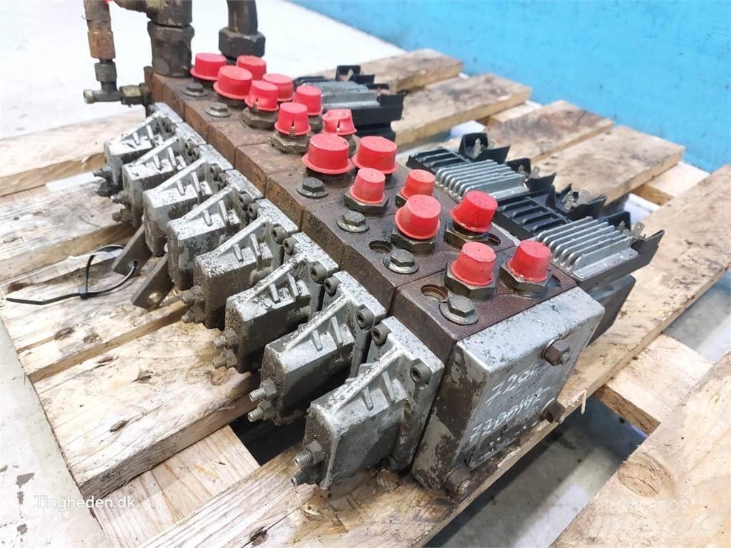 Hydrema 906B Hydraulics