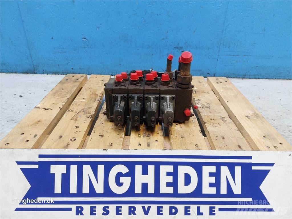 Hydrema 906B Hydraulics