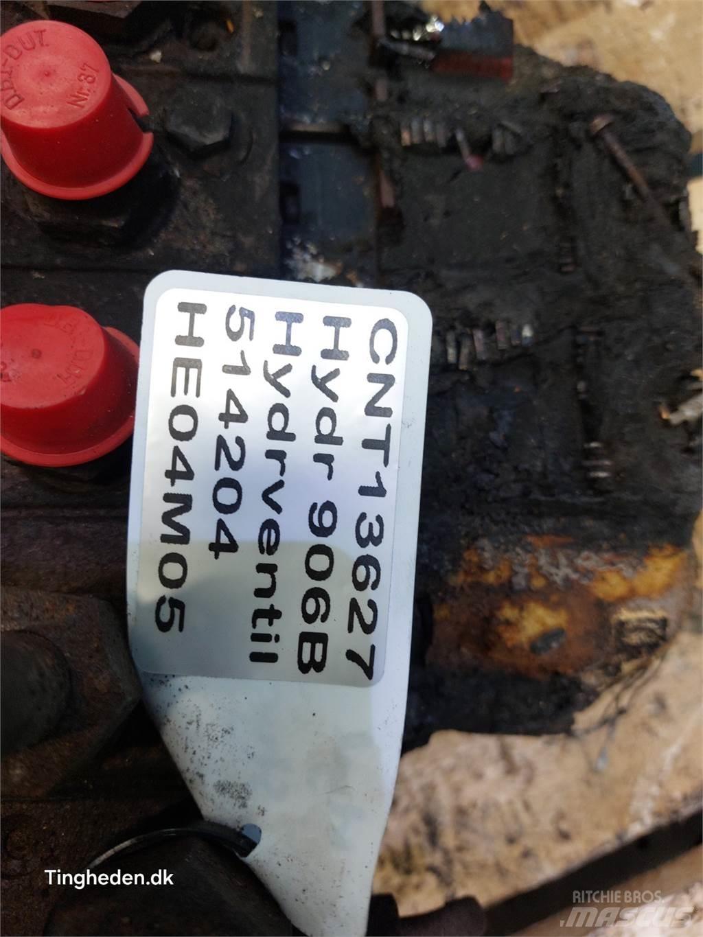 Hydrema 906B Hydraulics