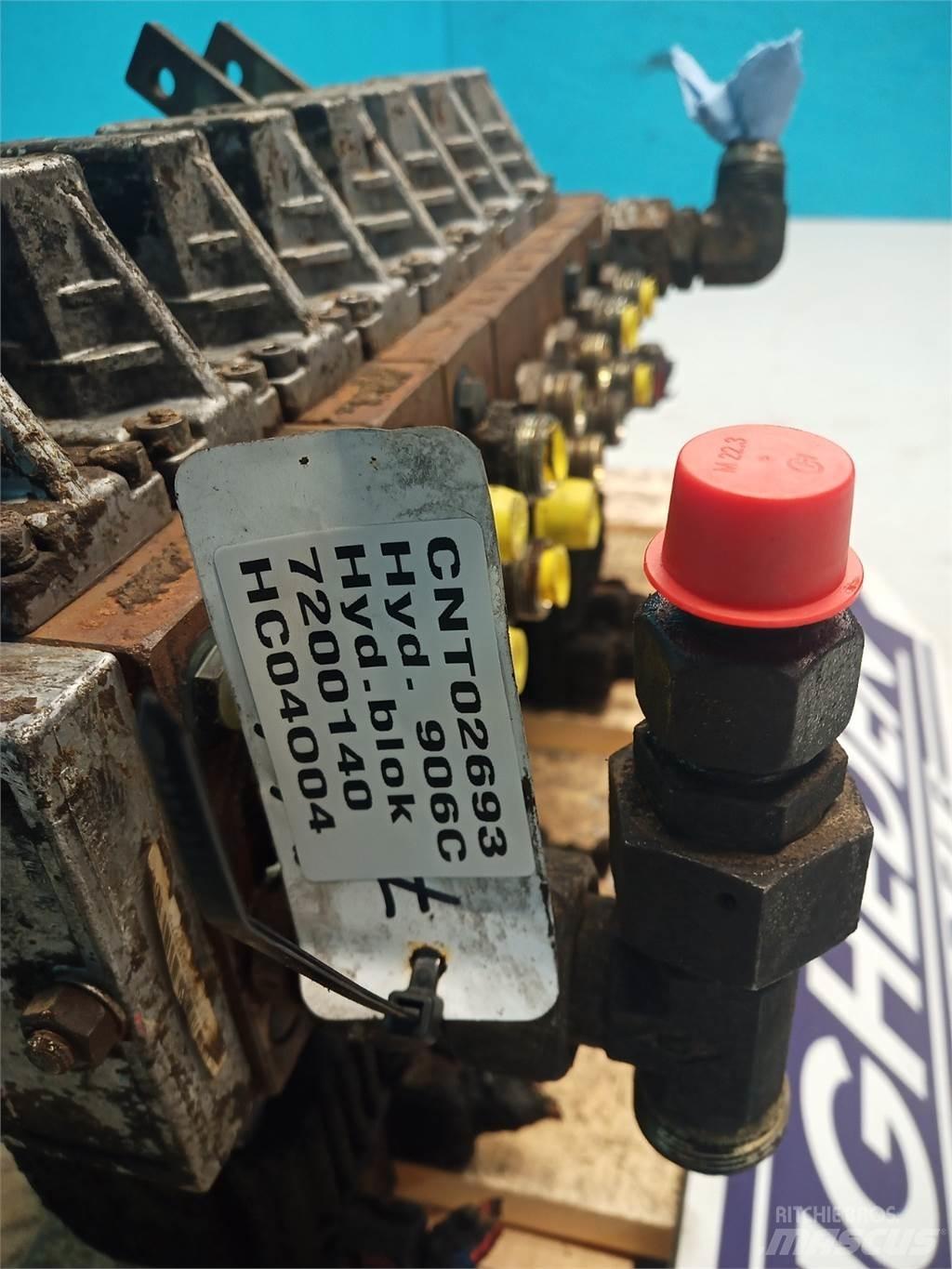 Hydrema 906C Hydraulics