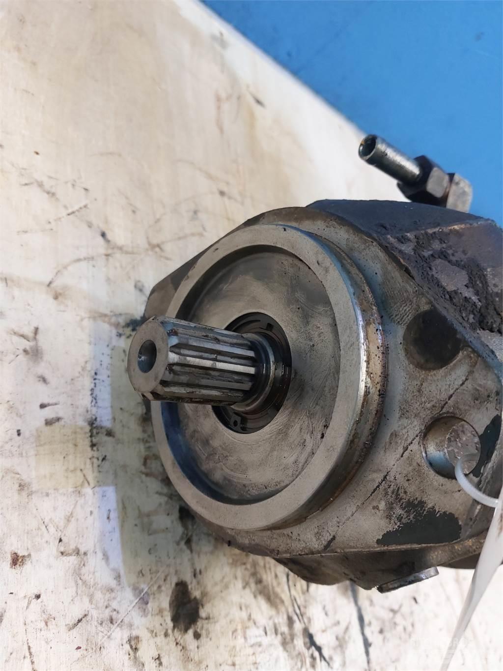 Hydrema 906C Hydraulics