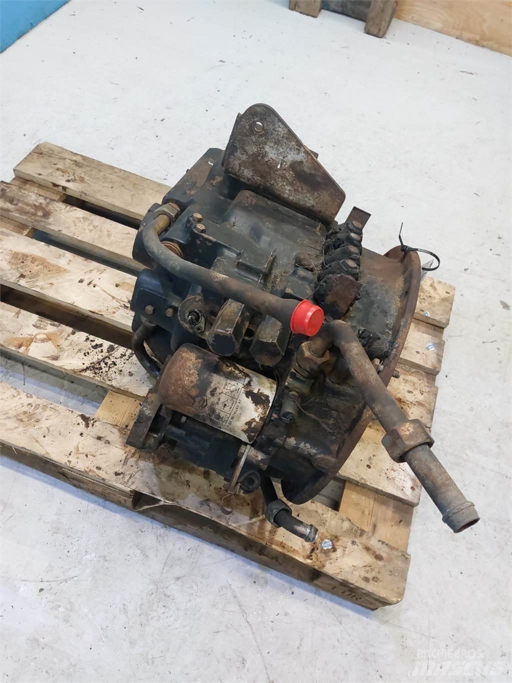 Hydrema 906C Transmissie