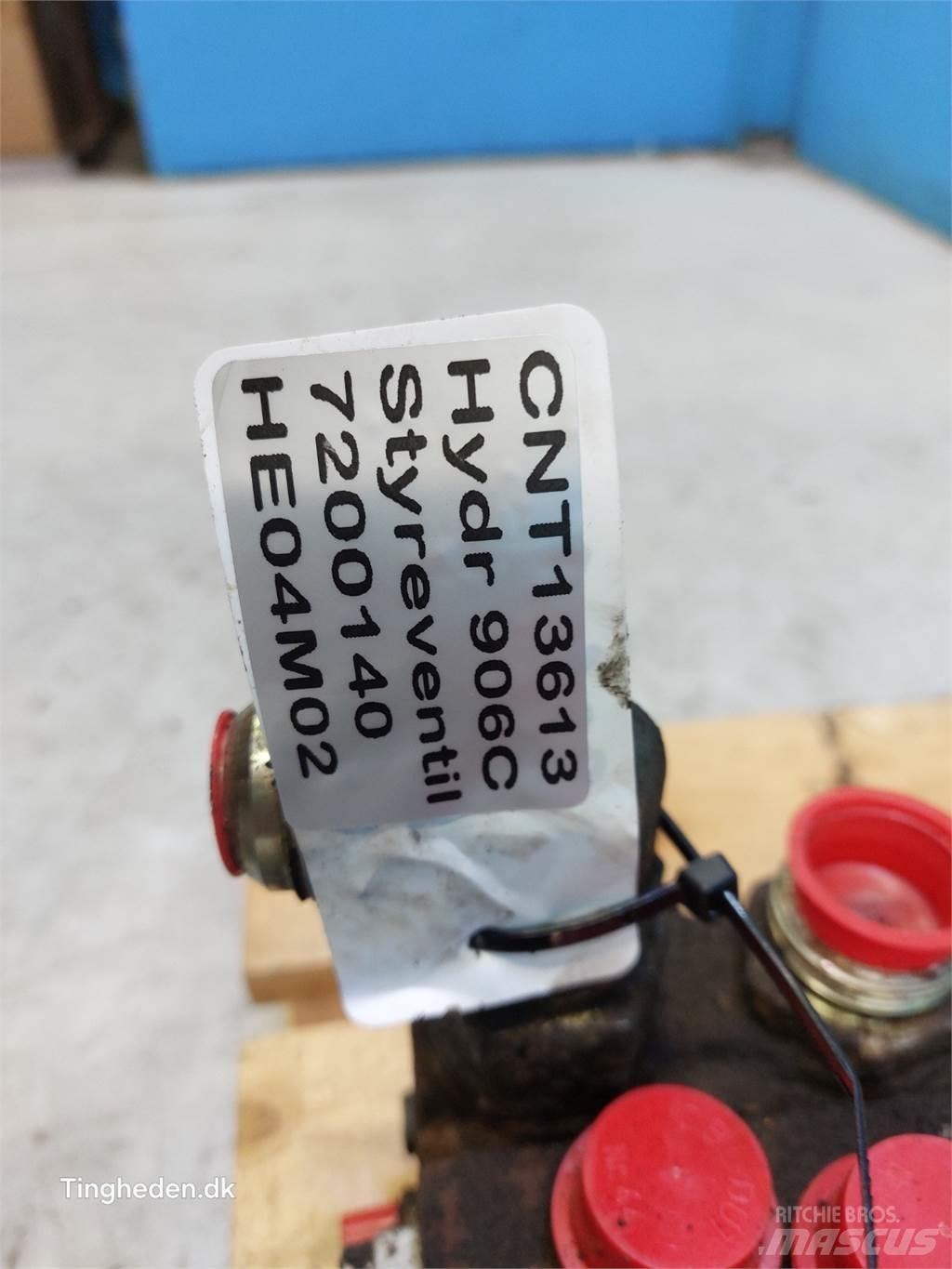 Hydrema 906C Hydraulics