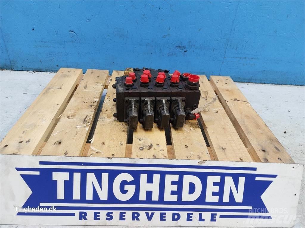Hydrema 906C Hydraulics