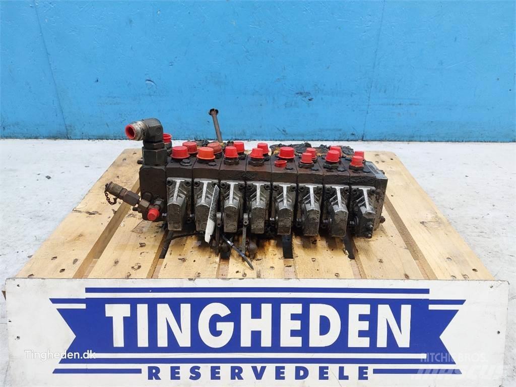 Hydrema 906C Hydraulics