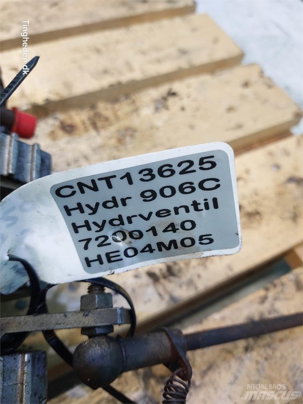 Hydrema 906C Hydraulics