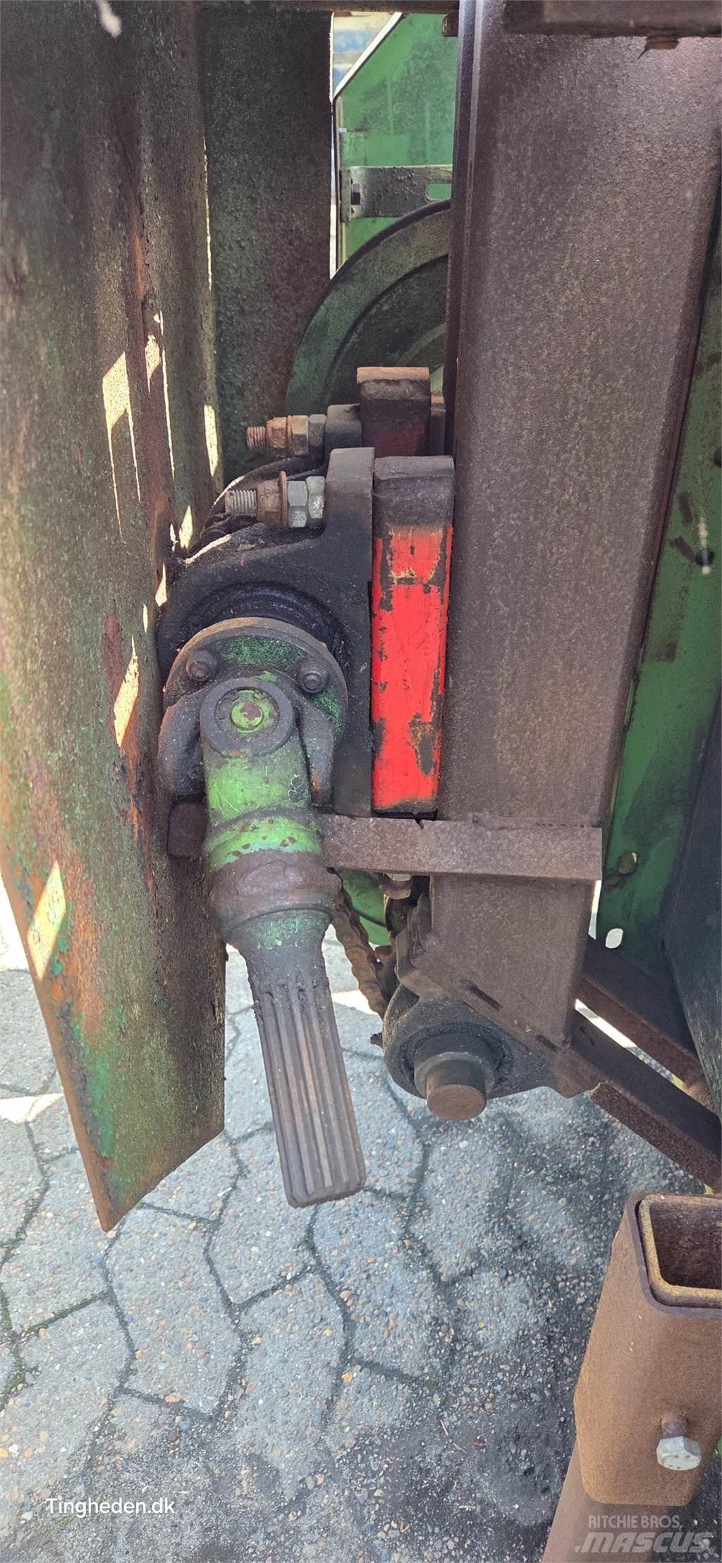 John Deere  Accessoires voor maaidorsmachines