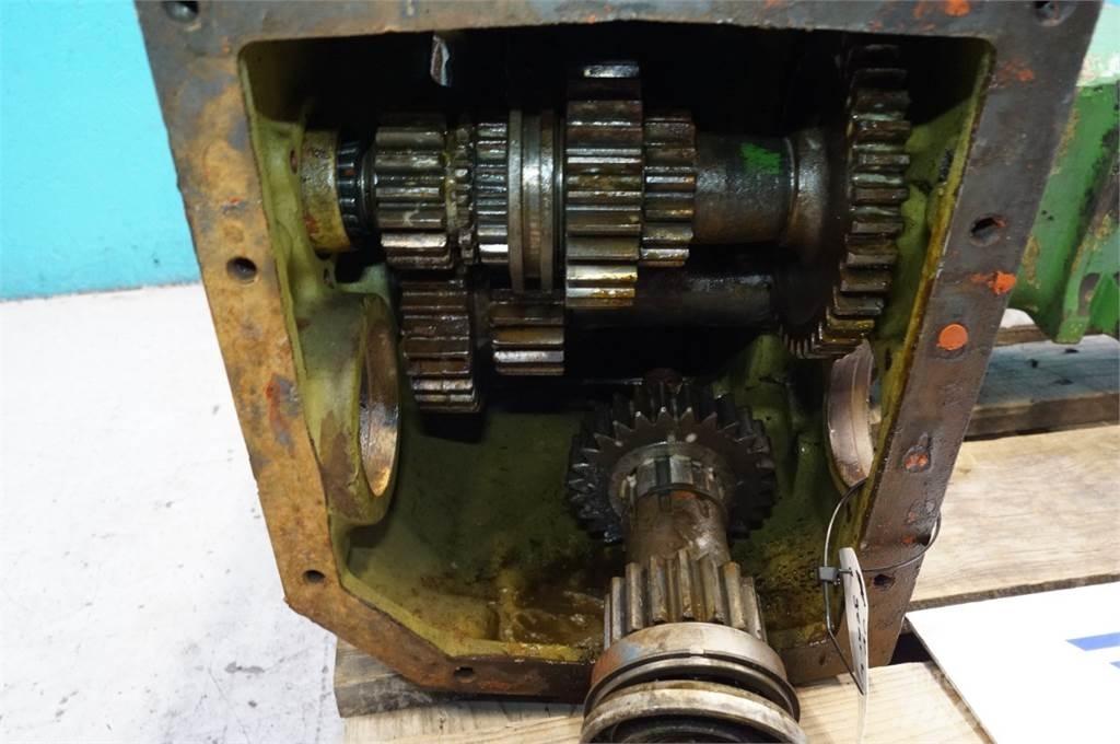 John Deere 1042 Transmissie