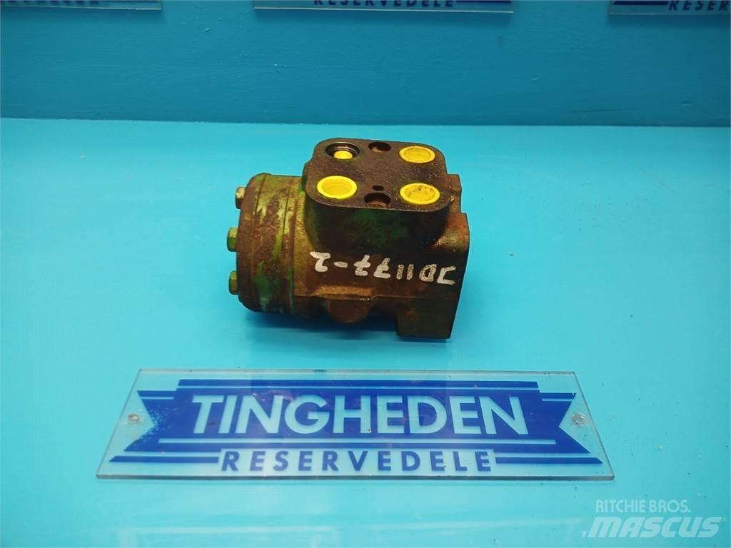 John Deere 1177 Hydraulics