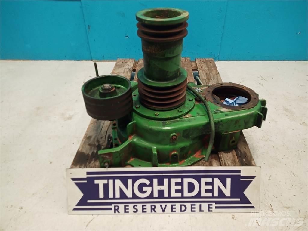 John Deere 2054 Transmissie