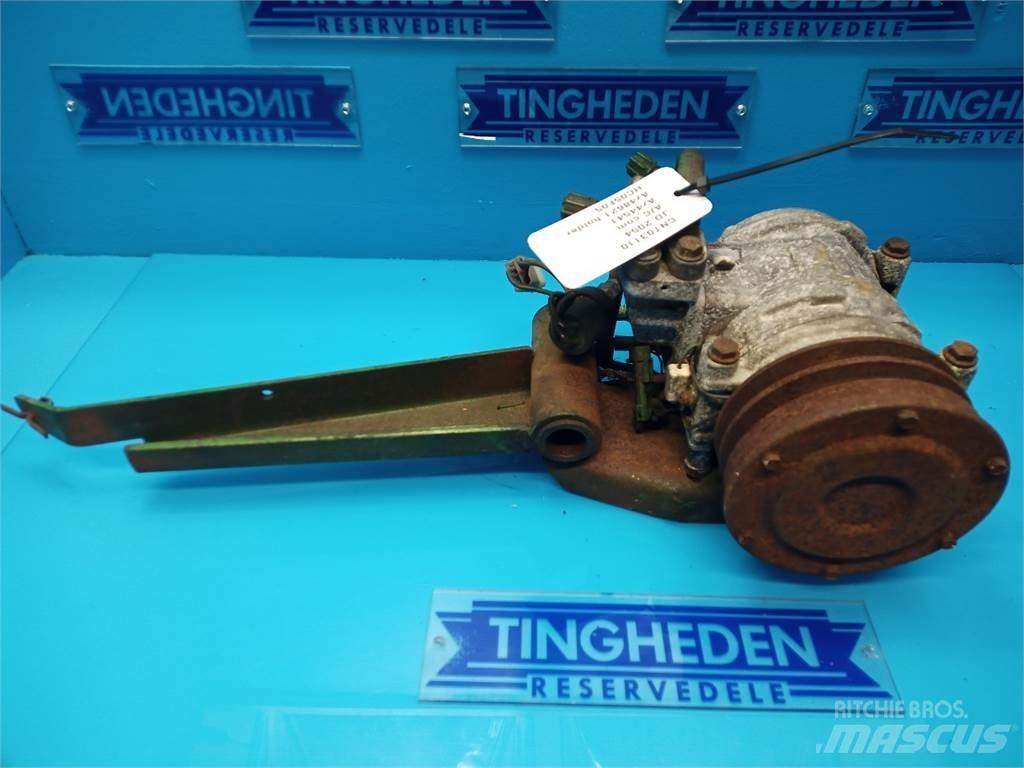 John Deere 2054 Cabine en interieur