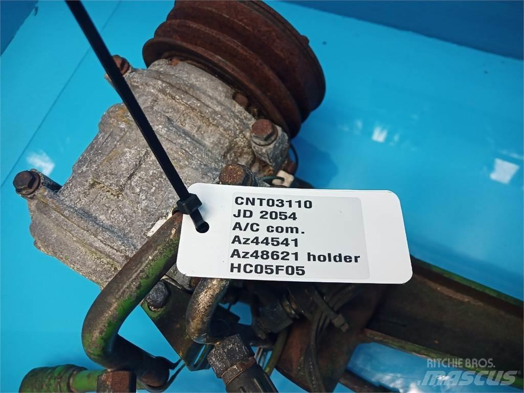 John Deere 2054 Cabine en interieur