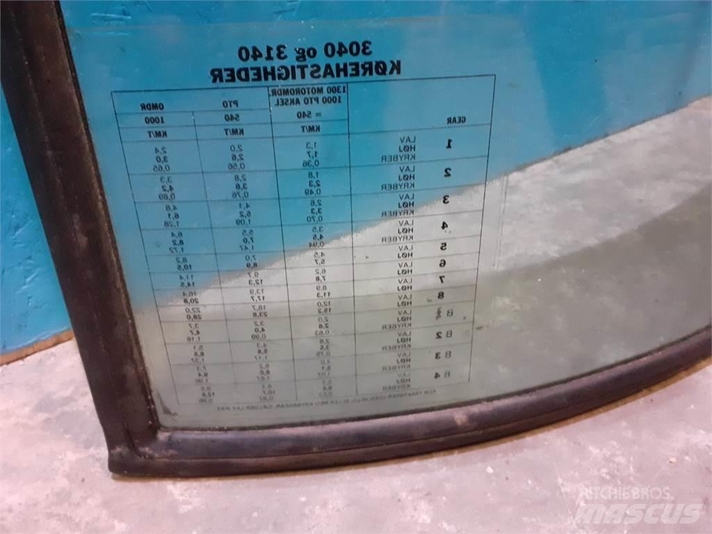 John Deere 3040 Cabine en interieur