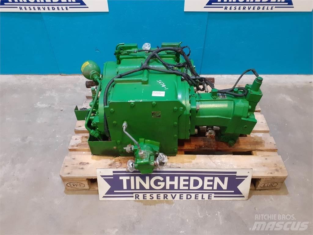 John Deere S670 Transmissie