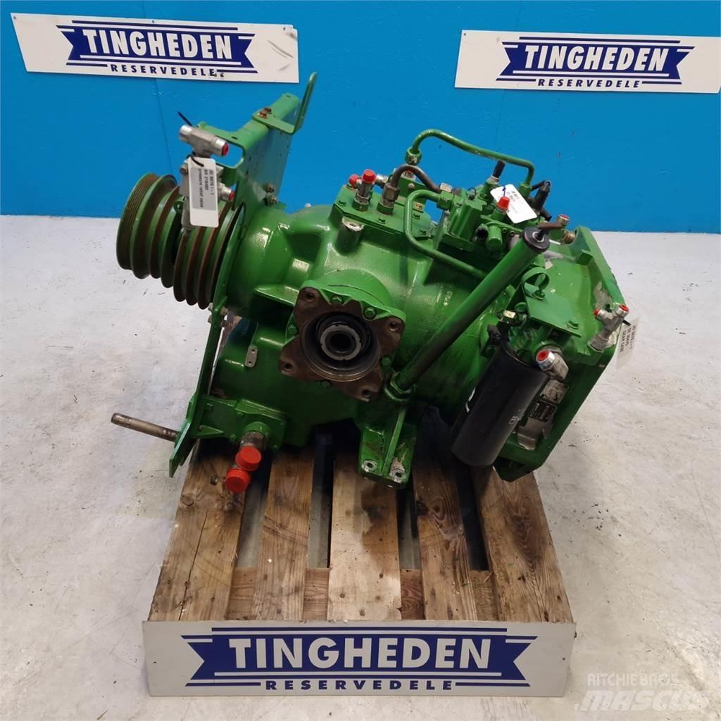 John Deere S670 Transmissie