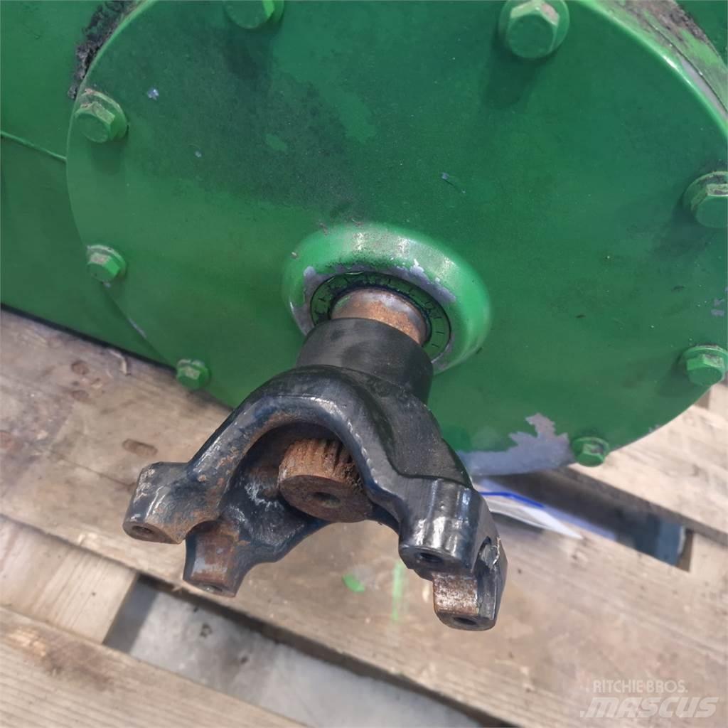 John Deere S670 Transmissie