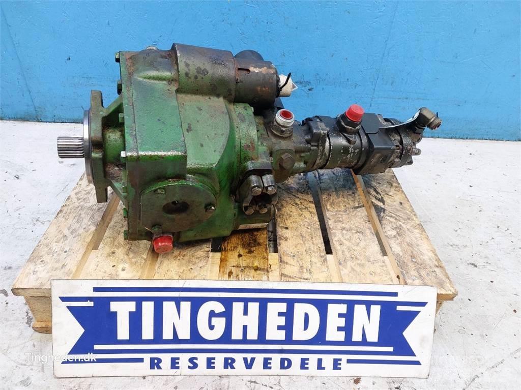 John Deere T660I Hydraulics