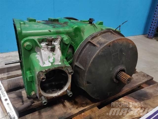 John Deere T670 Transmissie