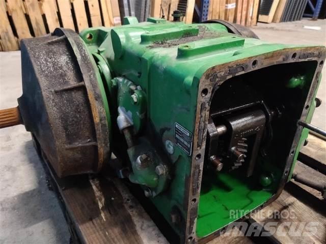 John Deere T670 Transmissie
