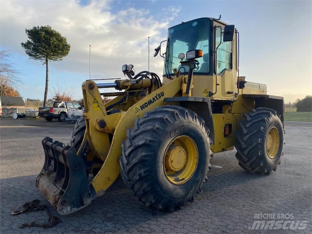 Komatsu WA270 Wielladers