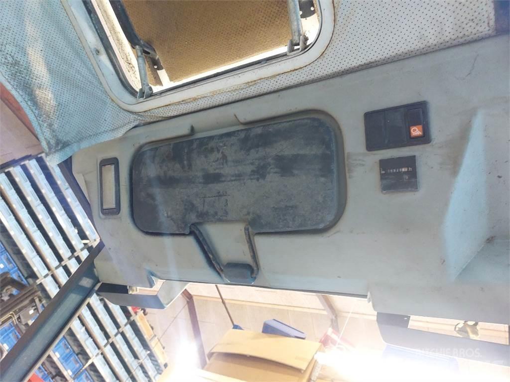 Kramer 712 Cabine en interieur