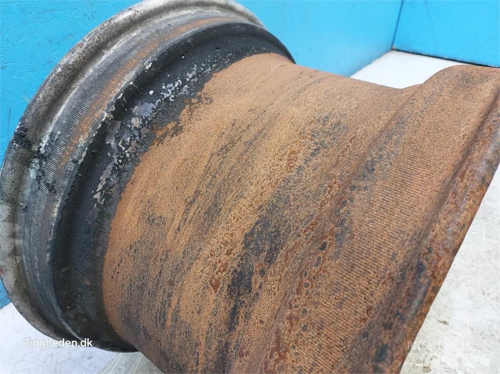 Merlo 24 DW16L24 Banden, wielen en velgen