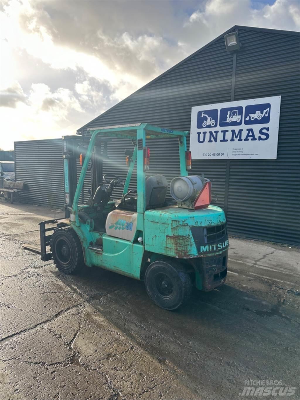 Mitsubishi FG30 LPG heftrucks