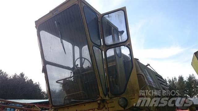 New Holland 1520 Cabine en interieur