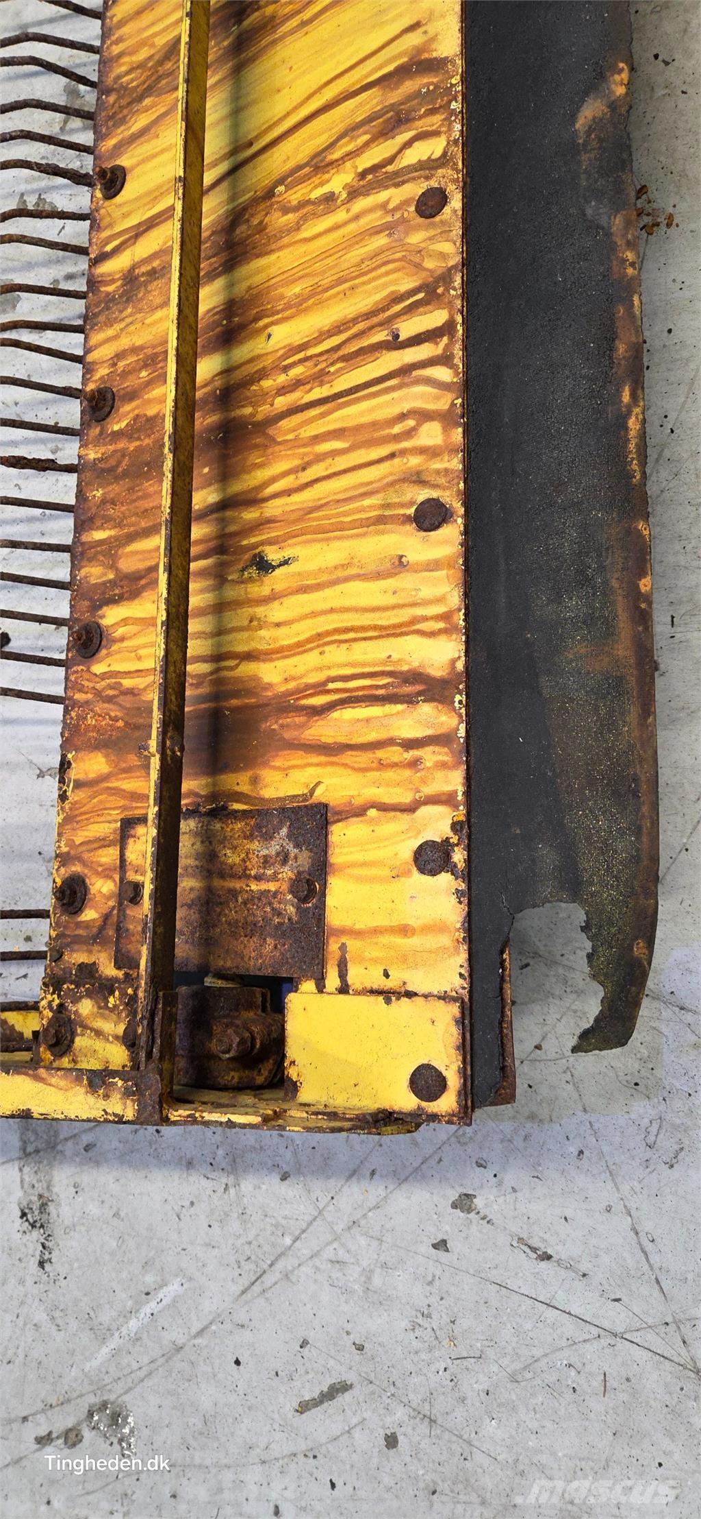 New Holland 1550 Zand- en zoutstrooimachines