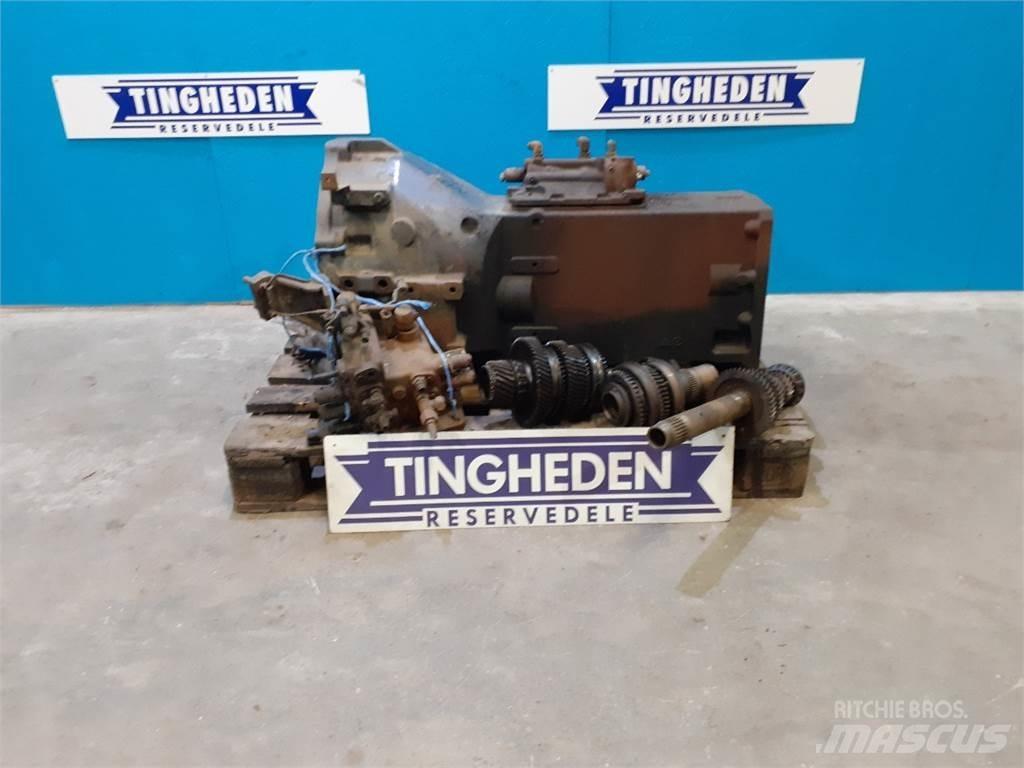 New Holland 8260 Transmissie