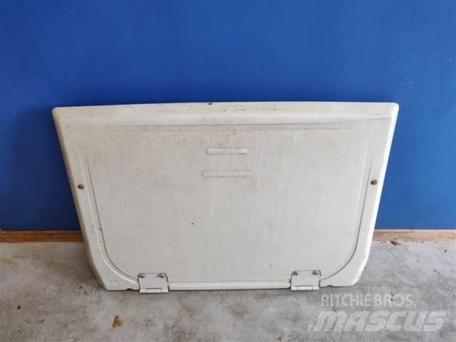 New Holland 8340 Cabine en interieur