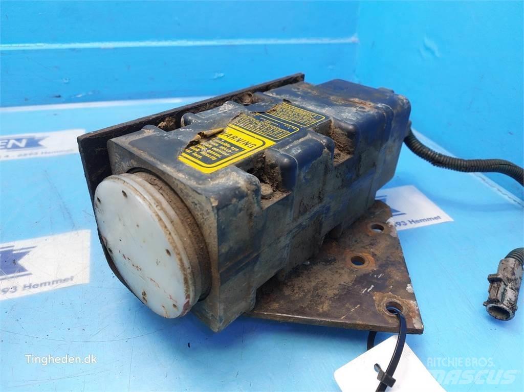 New Holland 8970 Electronics